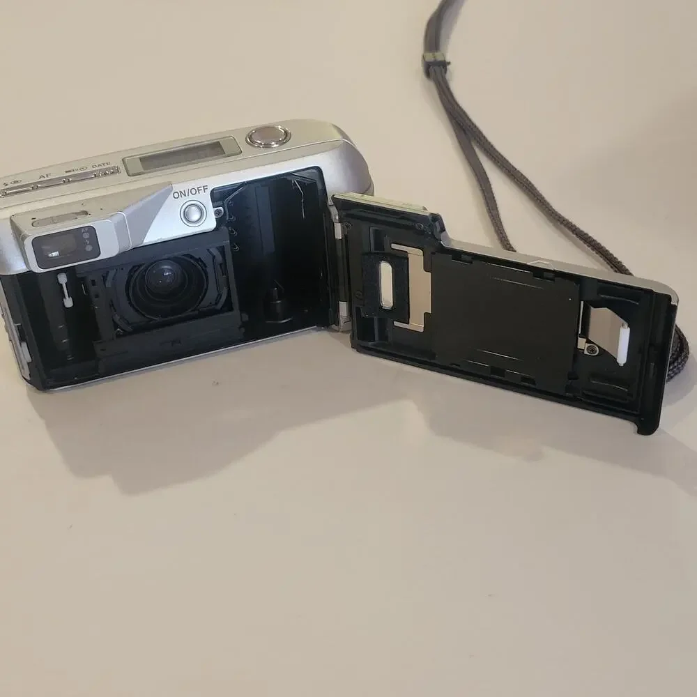 Pentax iq zoom